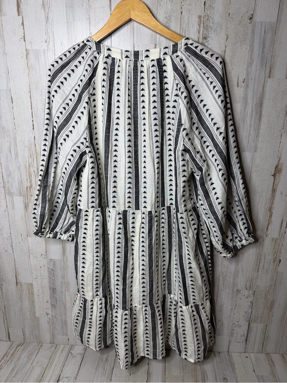Evereve Black & White Striped V-Neck Tiered Tunic Dress - Picture 2 of 6